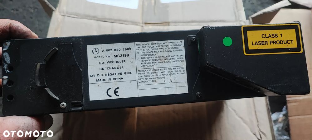 MERCEDES W220 S KLASA ZMIENIARKA MAGAZYNEK PŁYT CD A0028207989 A0028206289 - 2