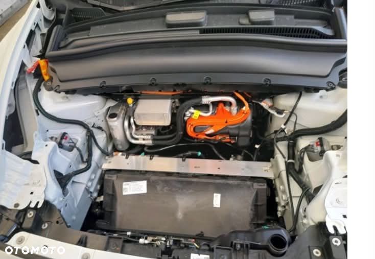 Tesla Model Y Standard - 11