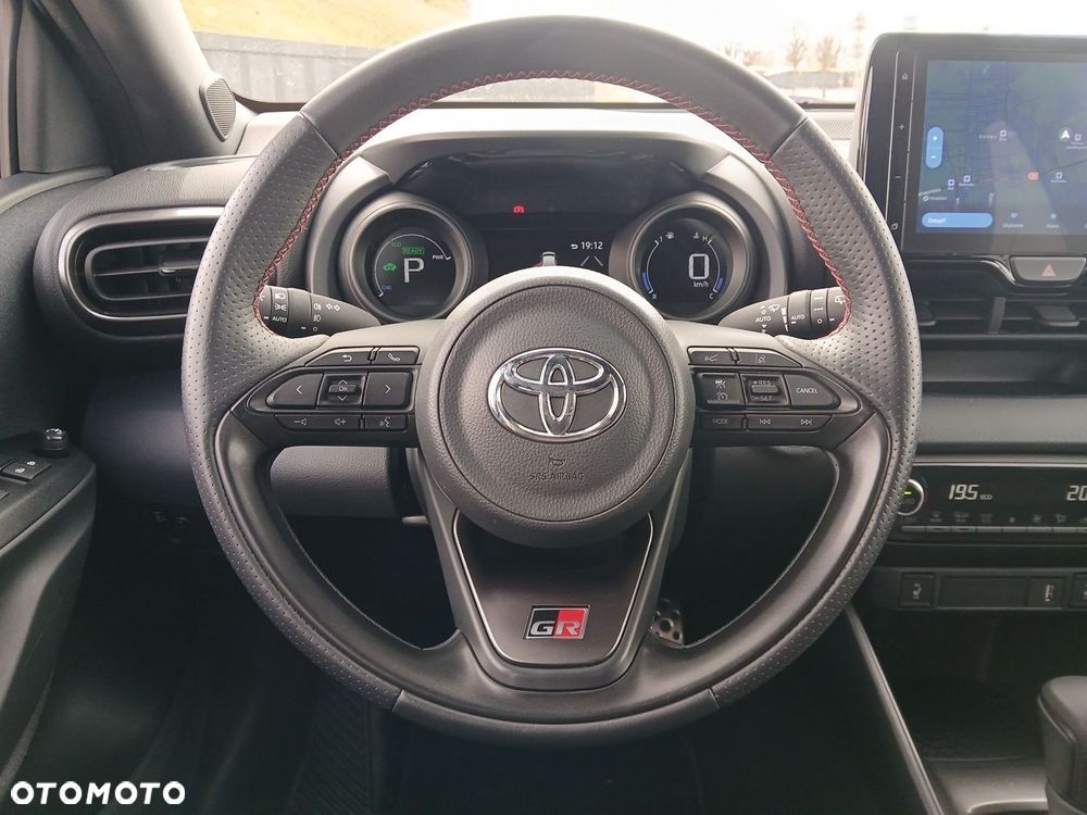 Toyota Yaris - 25