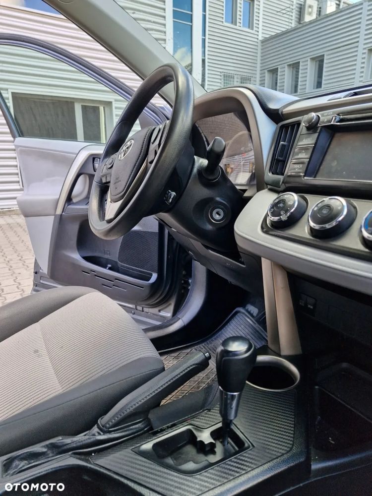 Toyota RAV4 - 6