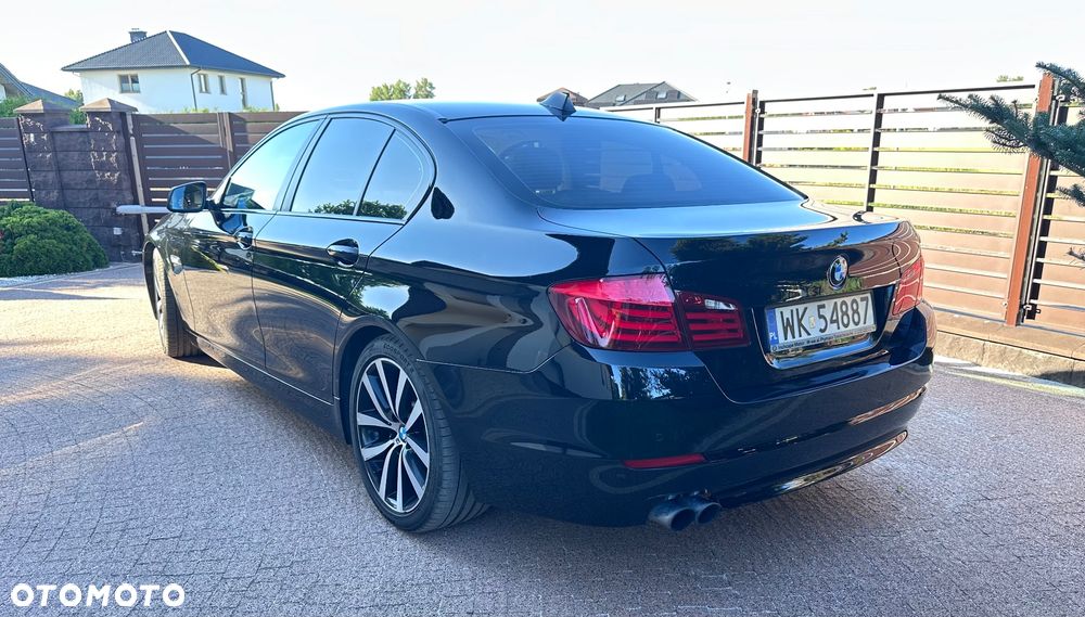 BMW Seria 5 528i xDrive - 2
