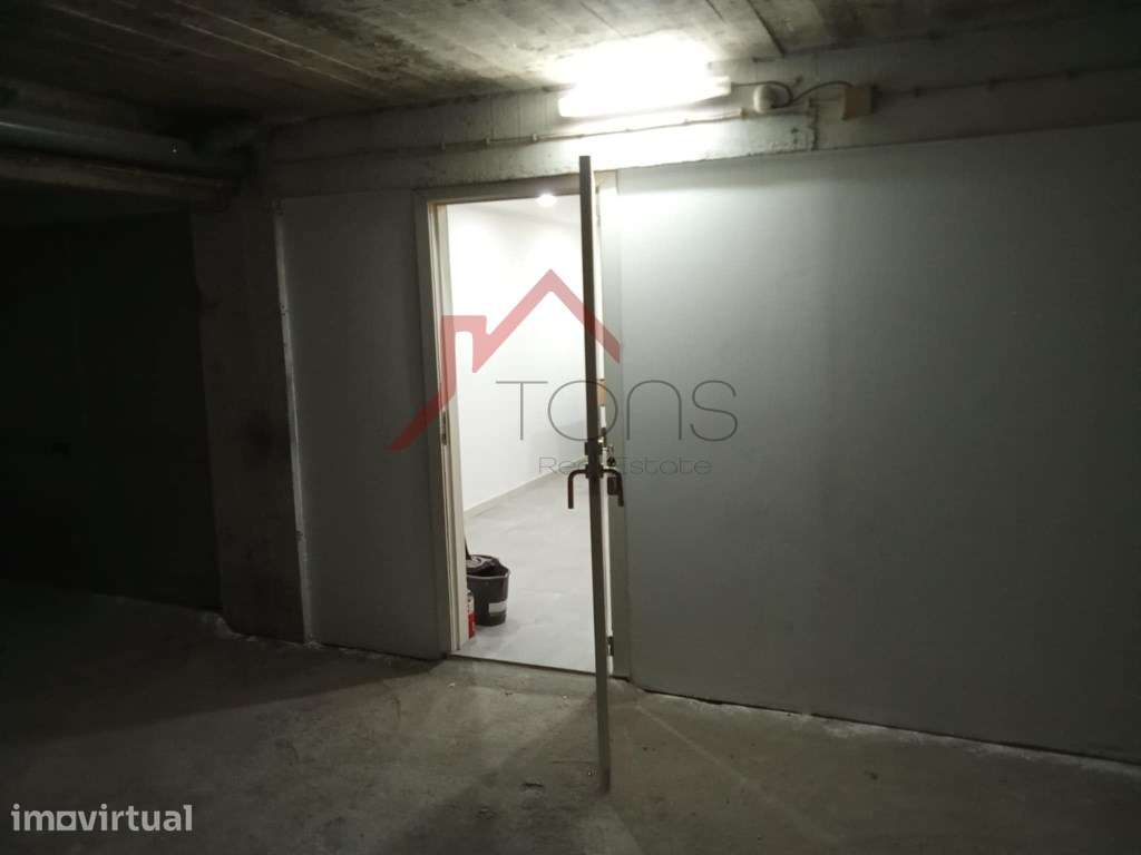 Garagem / Armazém - Grande imagem: 4/6