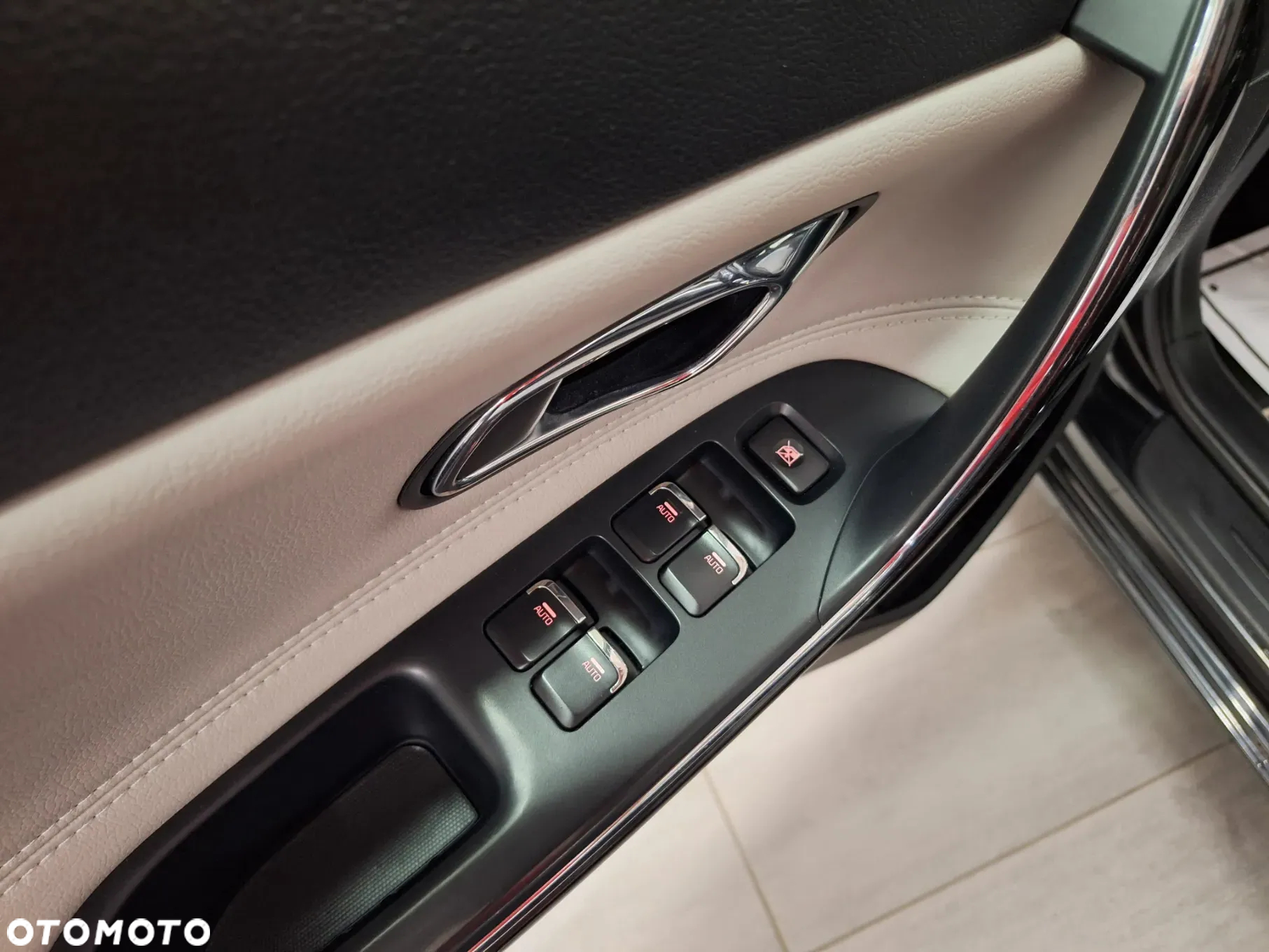 Kia Ceed 1.4 CVVT SW Dream Team Edition - 28