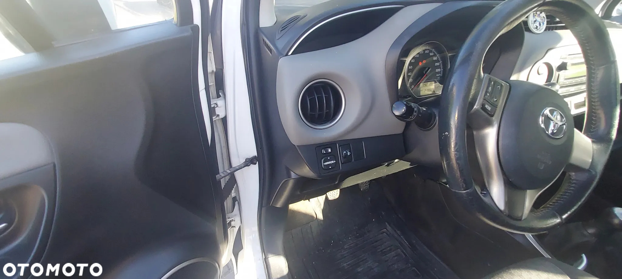 Toyota Yaris 1.0 Active - 8