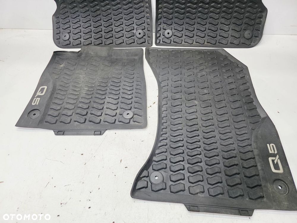 DYWAN DYWANIKI GUMOWE KOMPLET AUDI Q5 FY 80A061511 80B061501 - 2