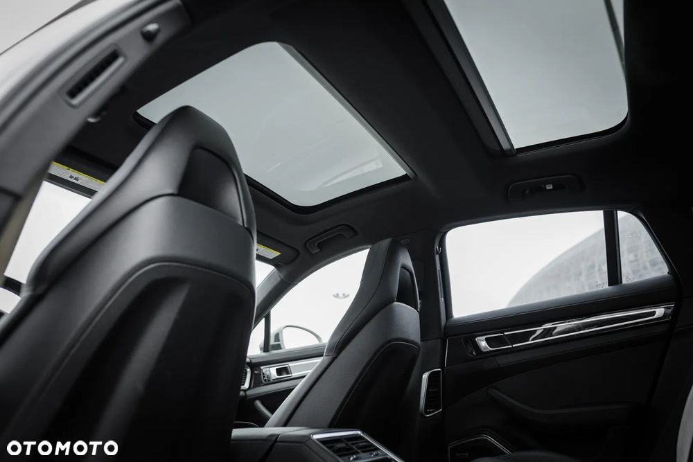 Porsche Panamera 4S - 36