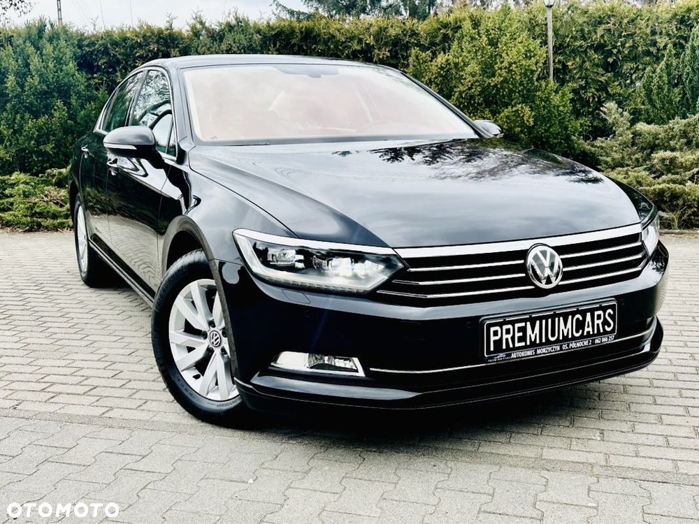 Volkswagen Passat - 12