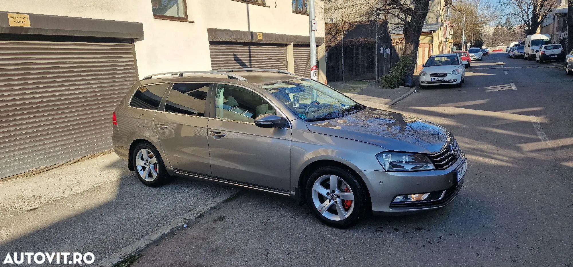 Volkswagen Passat - 1