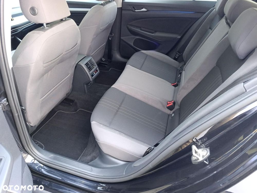 Volkswagen Golf - 12