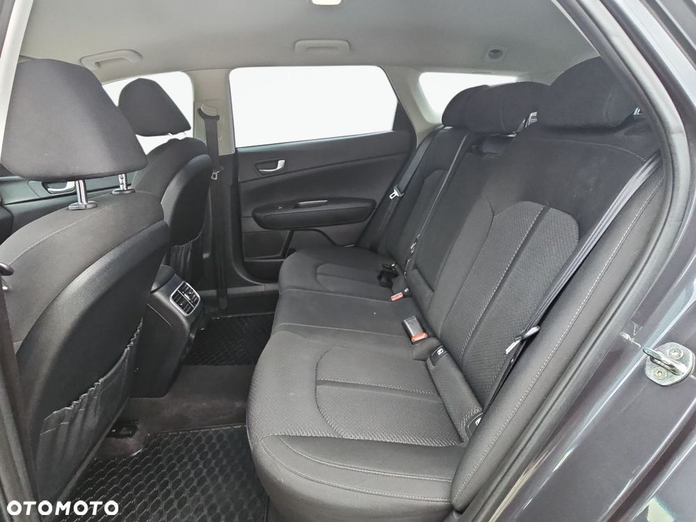 Kia Optima - 16
