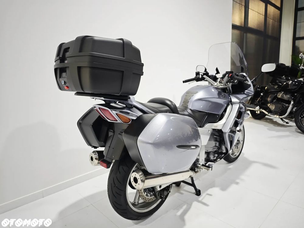 Yamaha FJR - 10
