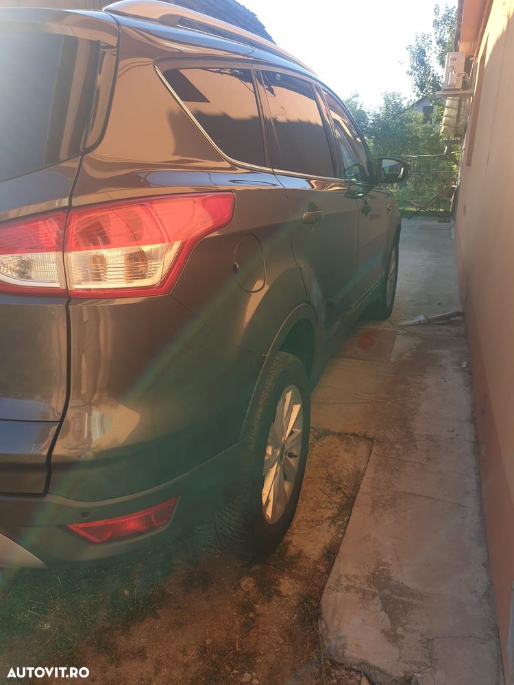 Ford Kuga 2.0 TDCi 4WD Powershift Titanium - 5