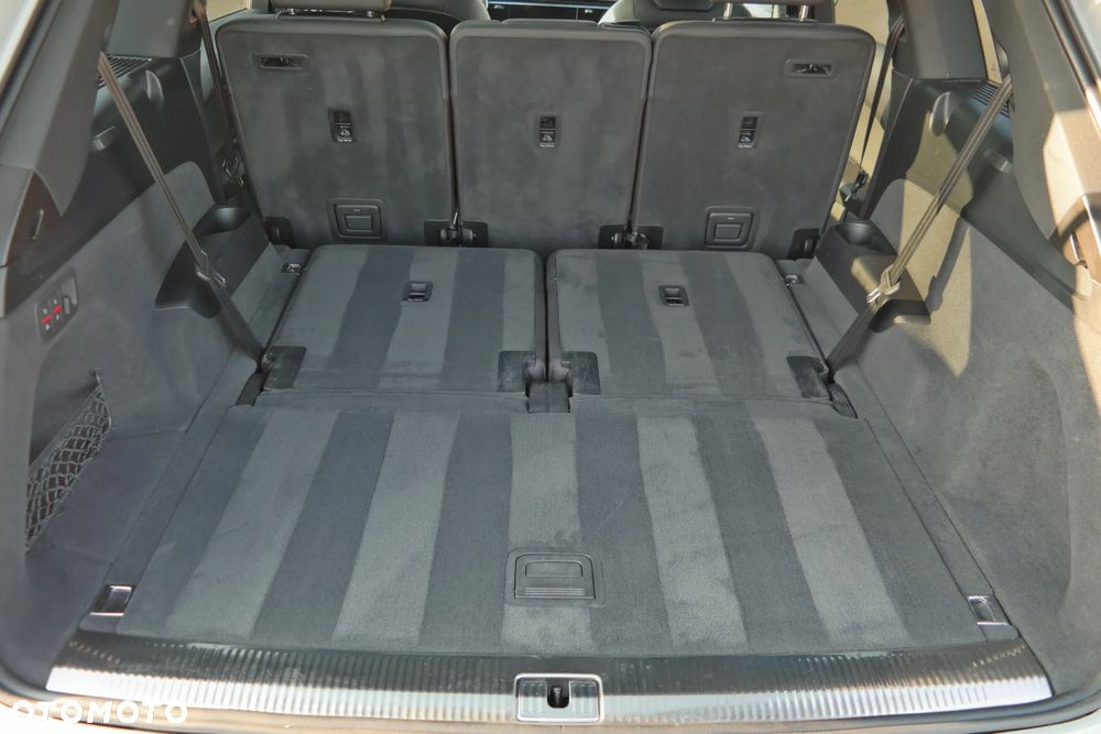 Audi Q7 55 TFSI quattro tiptronic S line - 25