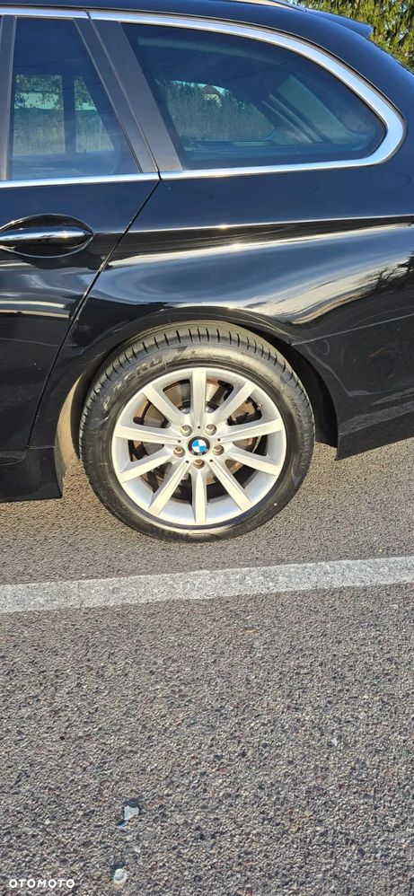 BMW Seria 5 520d xDrive - 16