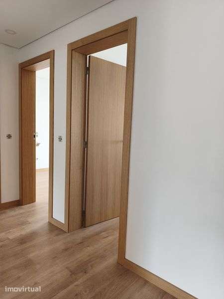 Apartamento T3 Renovado - Grande imagem: 2/12