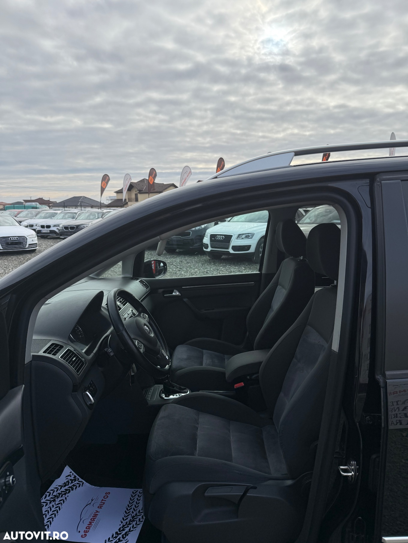 Volkswagen Touran 1.6 TDI DSG Highline - 24
