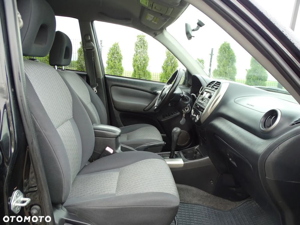 Toyota RAV4 - 9