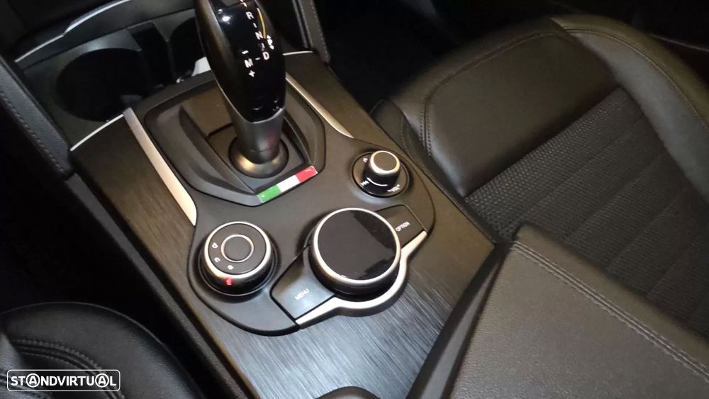 Alfa Romeo Stelvio 2.2 D Super AT8 - 42