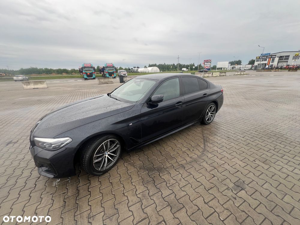 BMW Seria 5 520d MHEV M Sport sport - 2