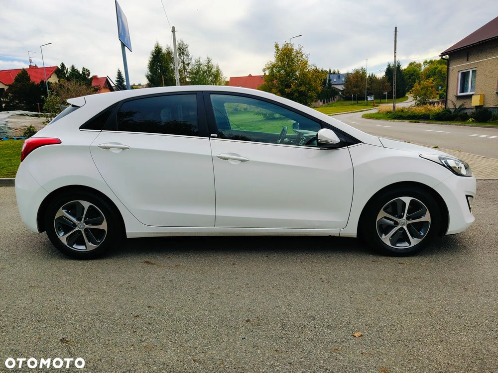 Hyundai i30 blue 1.6 GDI Passion - 4