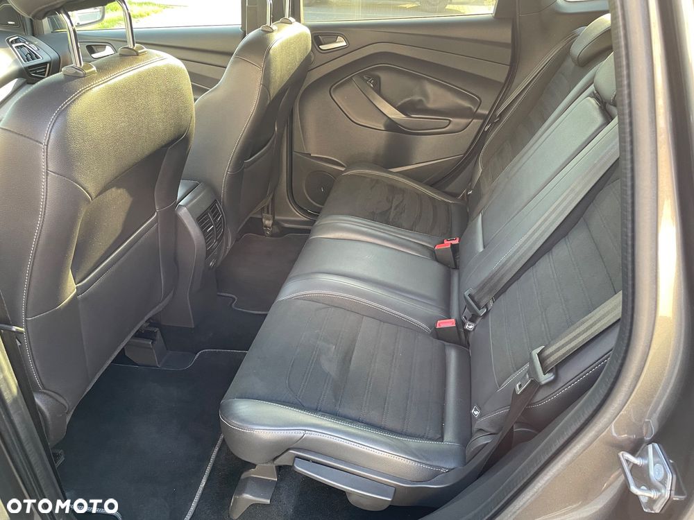 Ford Kuga 1.5 EcoBoost 2x4 ST-Line - 30