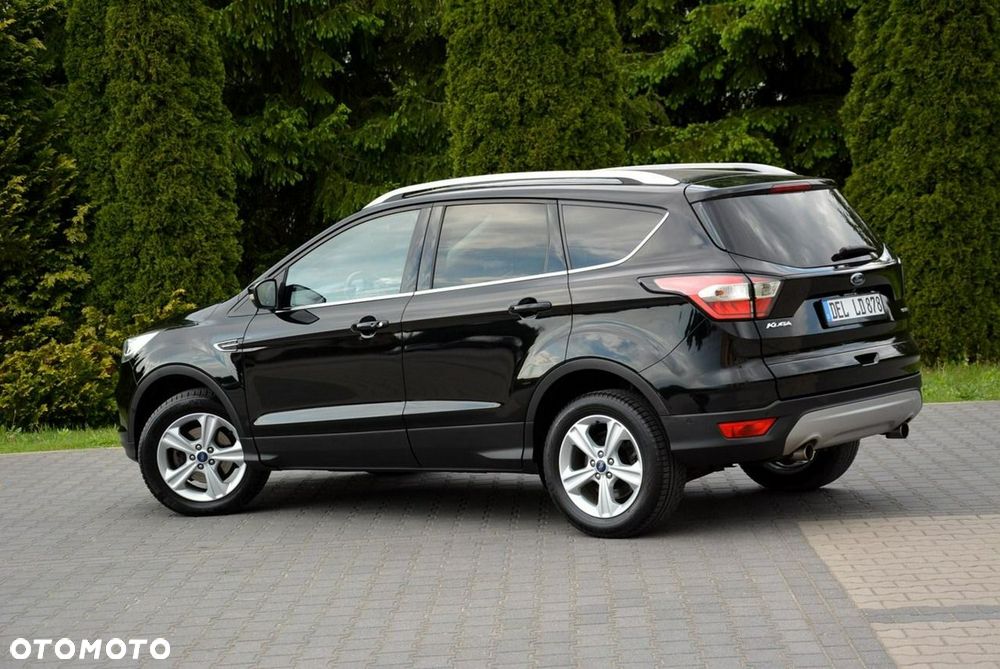 Ford Kuga 1.5 EcoBoost 2x4 Titanium - 4