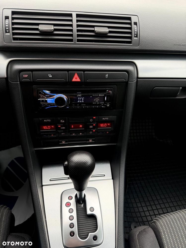 Audi A4 Avant - 11