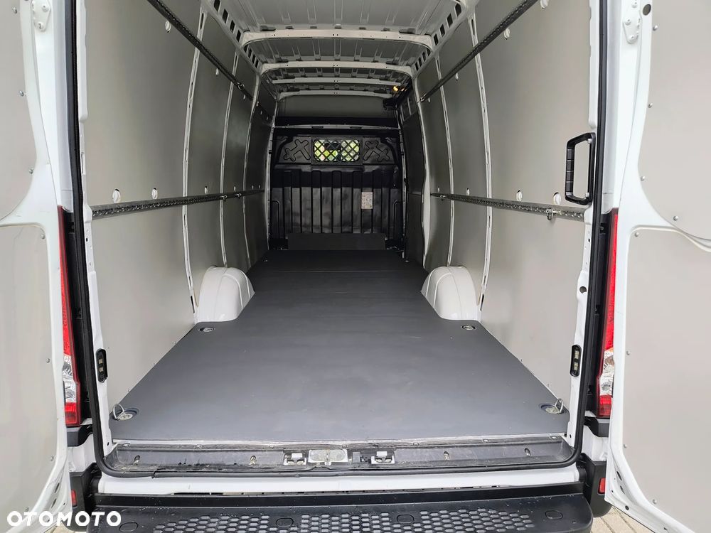 Iveco NOWA LOKALIZACJA 35S16 L4H2  niski przebieg Vat23% - 12
