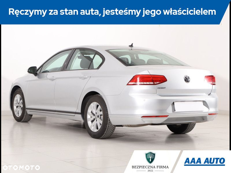Volkswagen Passat - 5