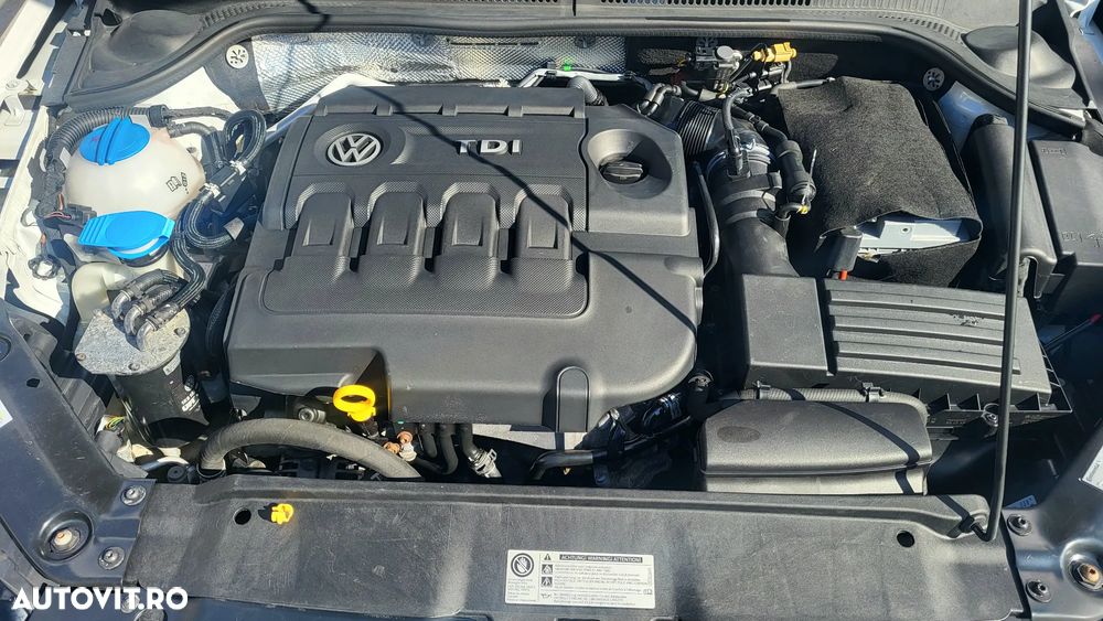 Volkswagen Jetta 2.0 TDI Comfortline - 17