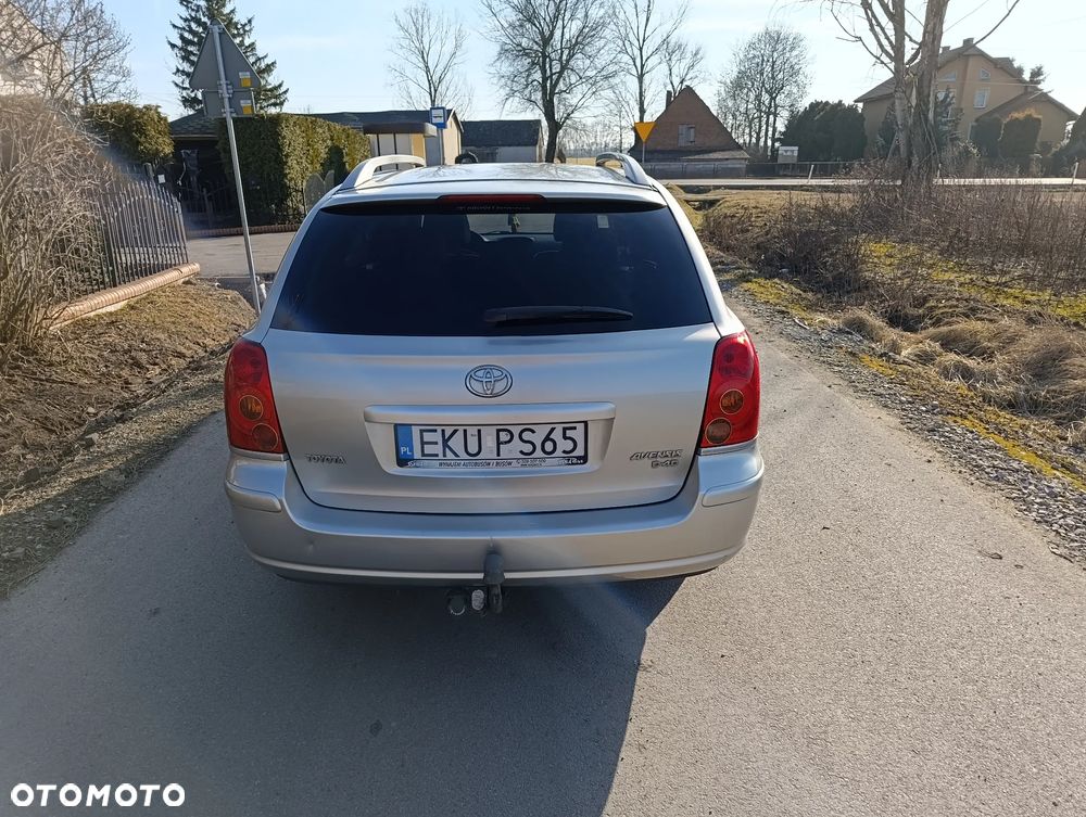 Toyota Avensis 2.0 D-4D Combi - 4