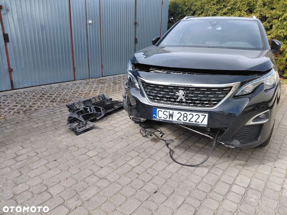 Peugeot 5008 1.2 PureTech Allure S&S - 9