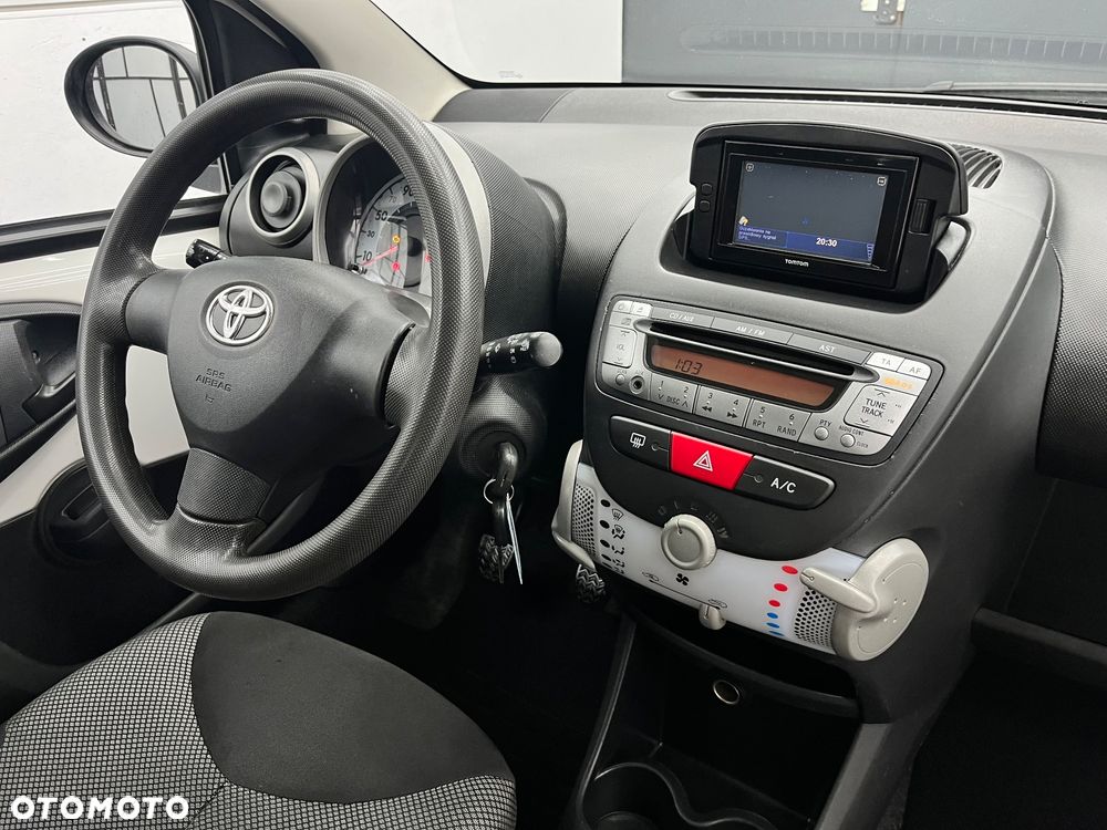 Toyota Aygo - 8