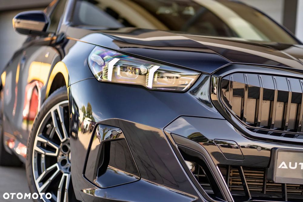 BMW Seria 5 520d xDrive mHEV M Sport - 2