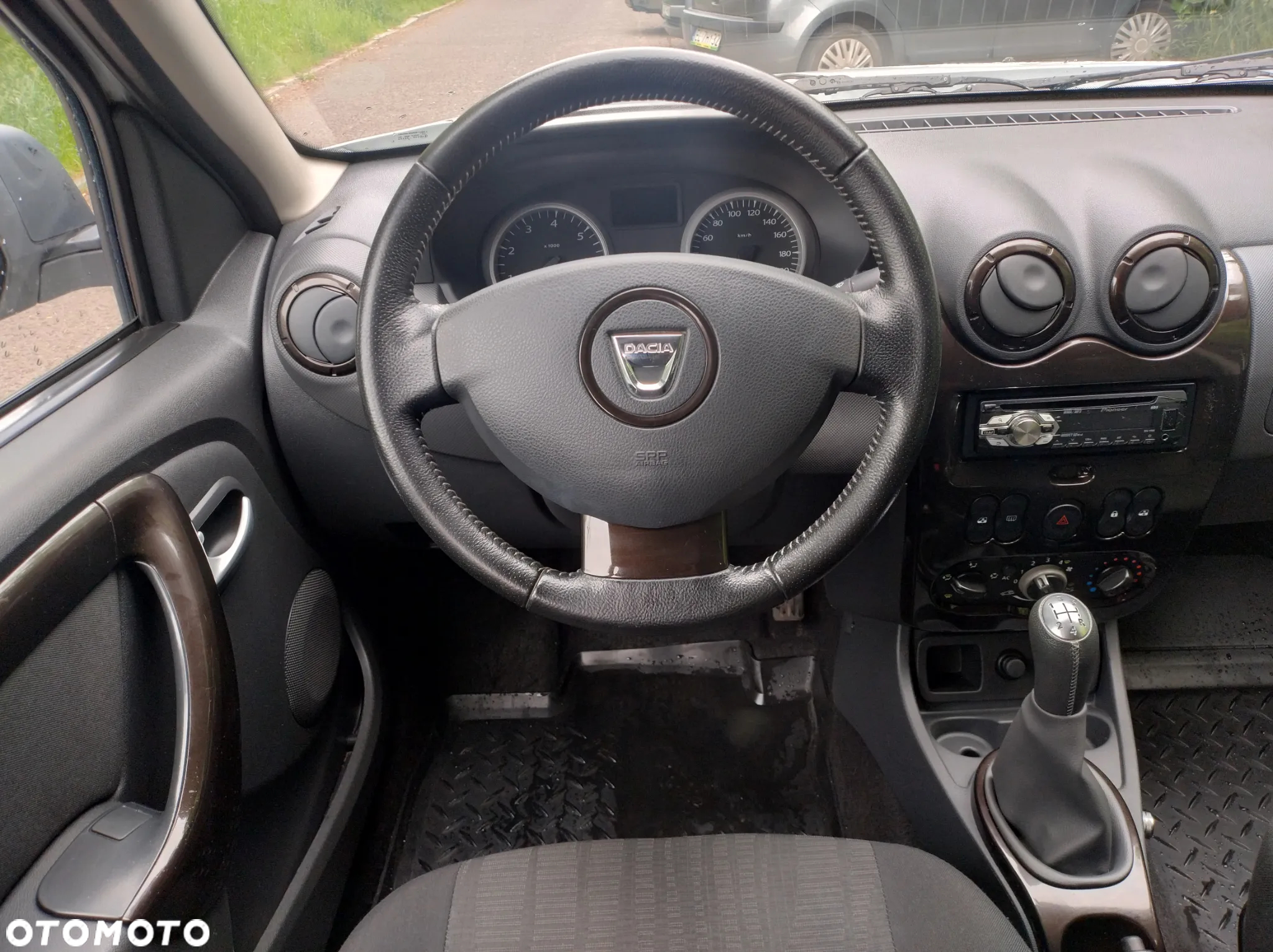 Dacia Duster 1.6 Laureate - 13