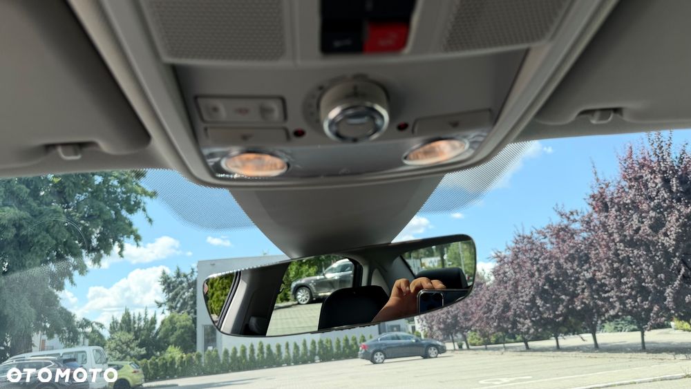 Volkswagen Passat - 25