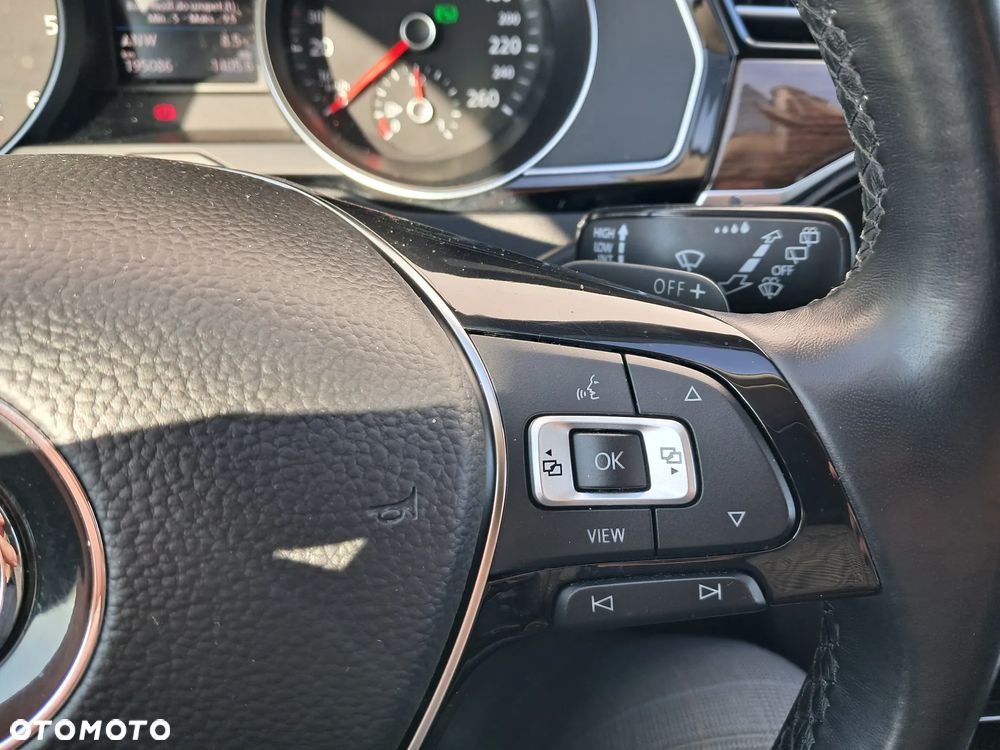 Volkswagen Passat - 20