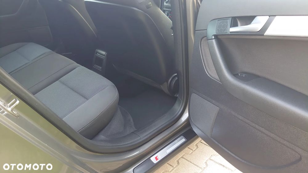 Audi A3 Sportback 2.0 TDI DPF S line Sportpaket - 16