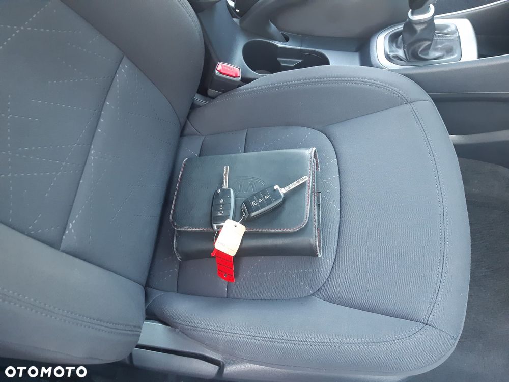 Kia Rio 1.1 CRDI Dream Team Edition - 13