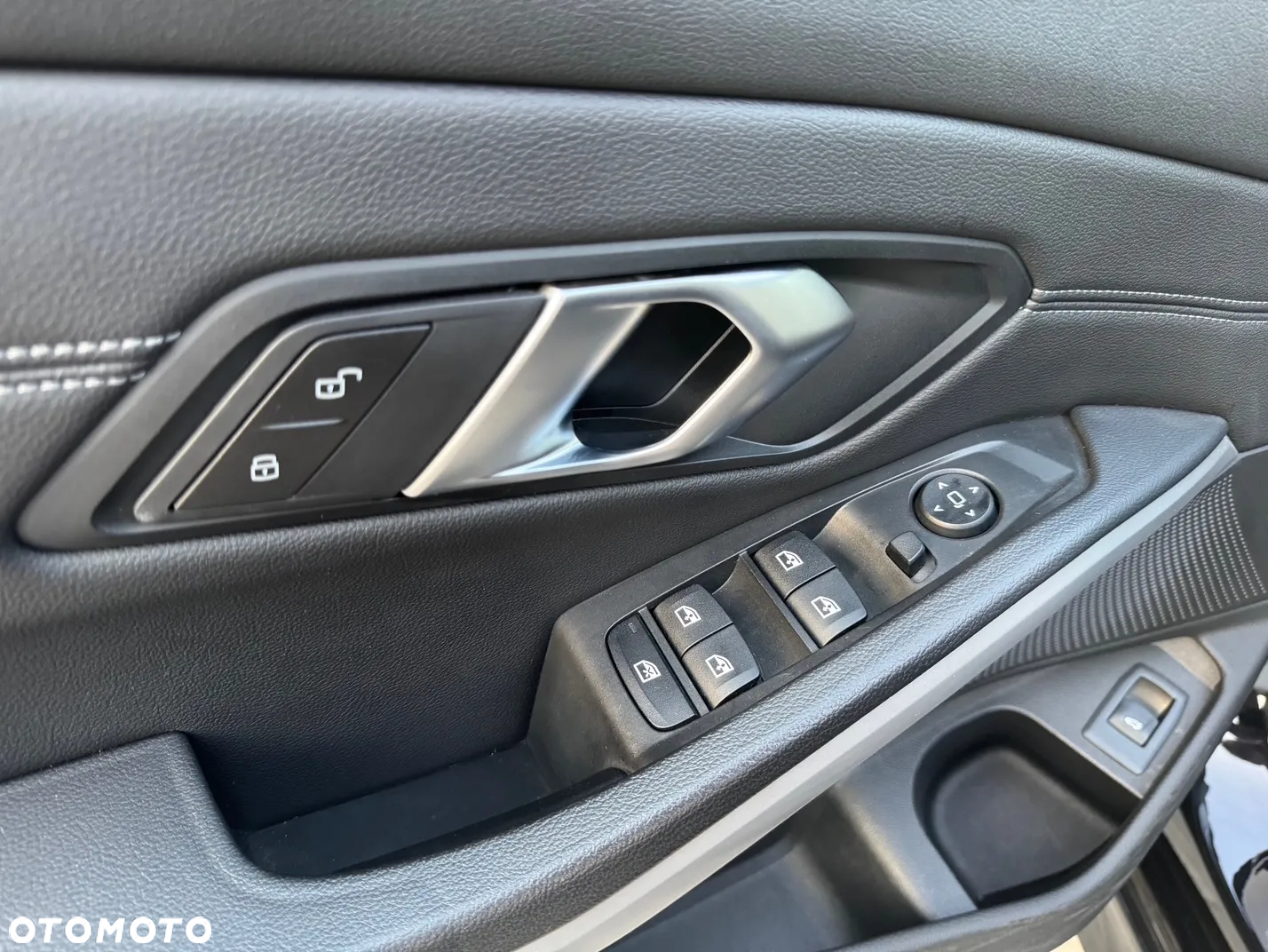 BMW Seria 3 318i Advantage - 30