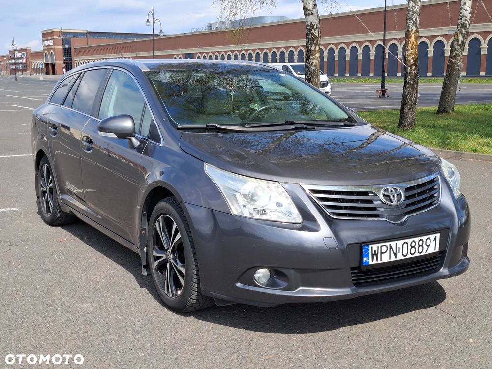 Toyota Avensis - 1