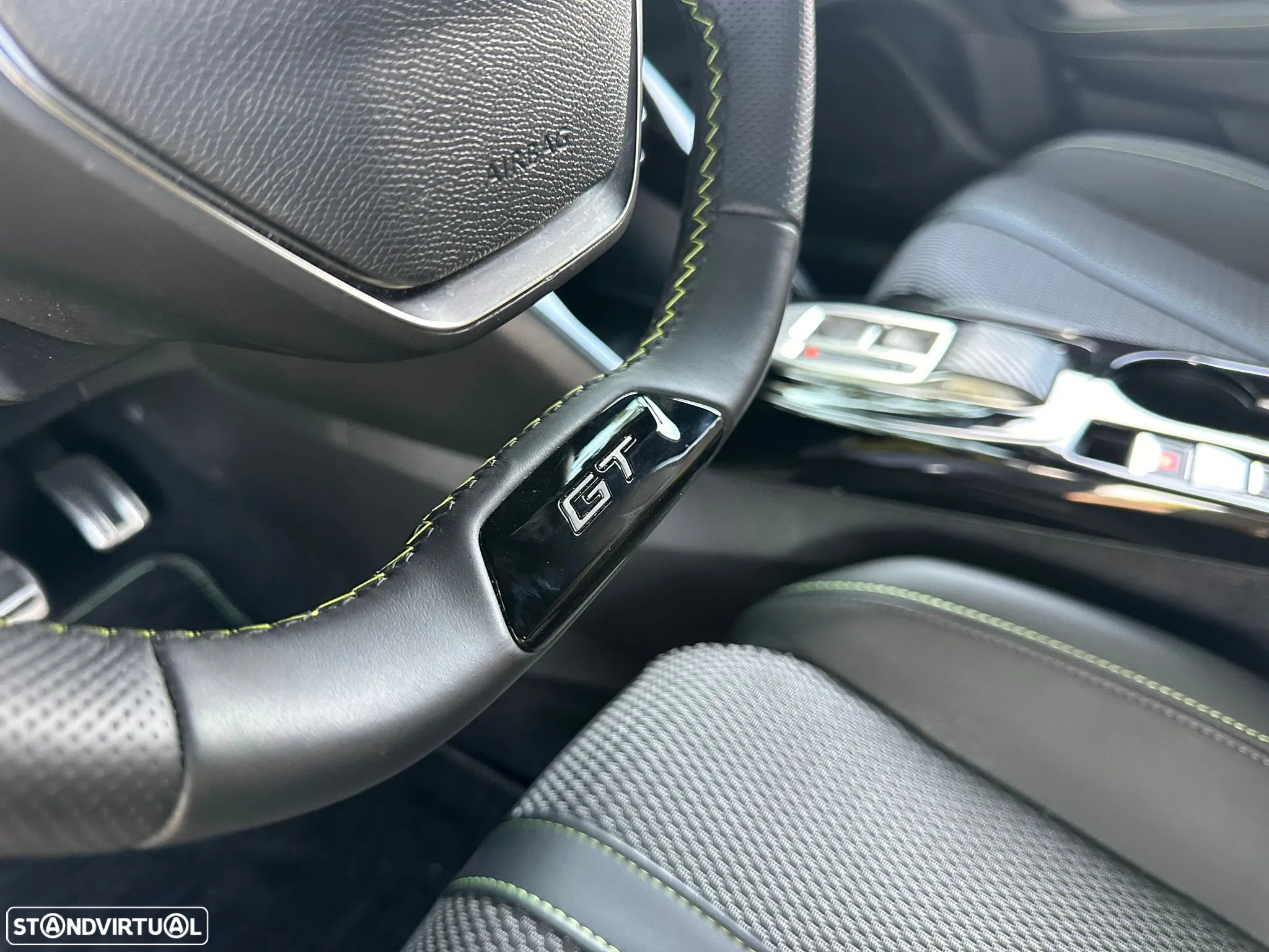 Peugeot 2008 PureTech 130 EAT8 GT - 18