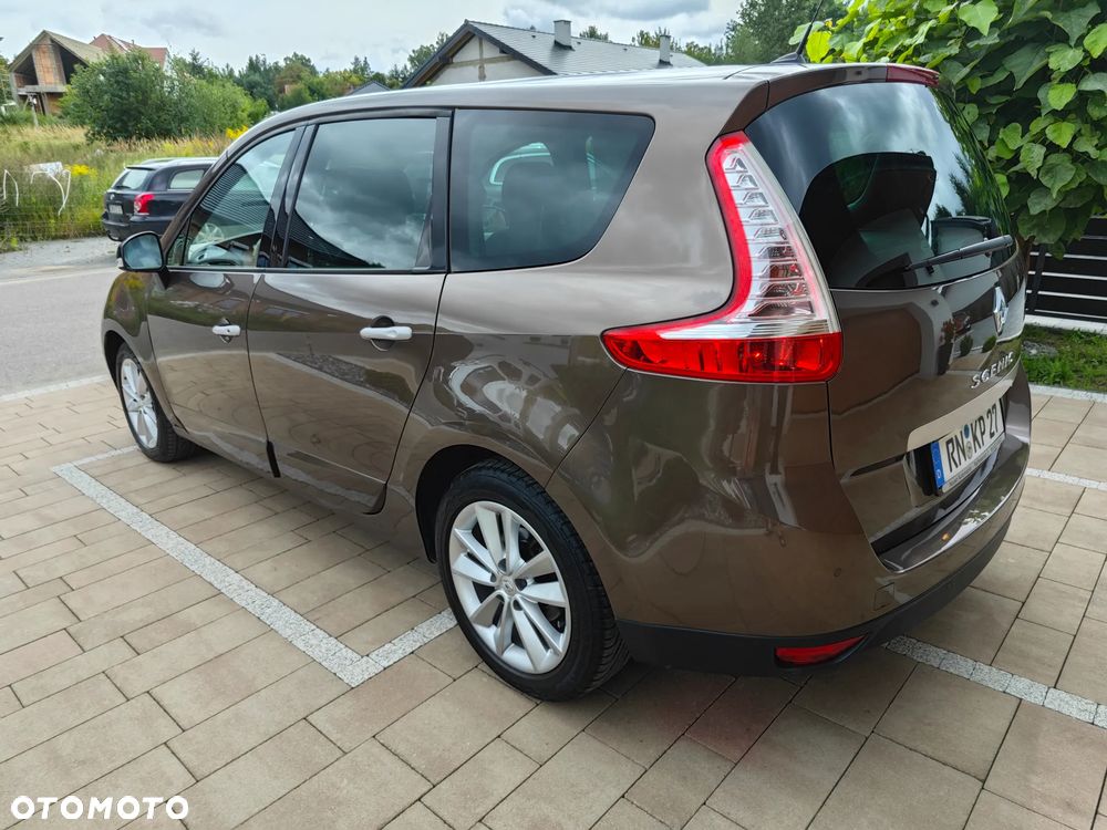 Renault Grand Scenic - 27