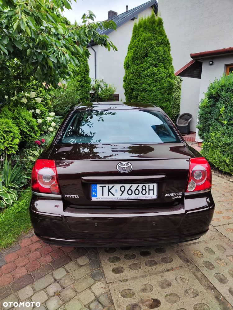 Toyota Avensis 2.2 D-4D Premium - 4