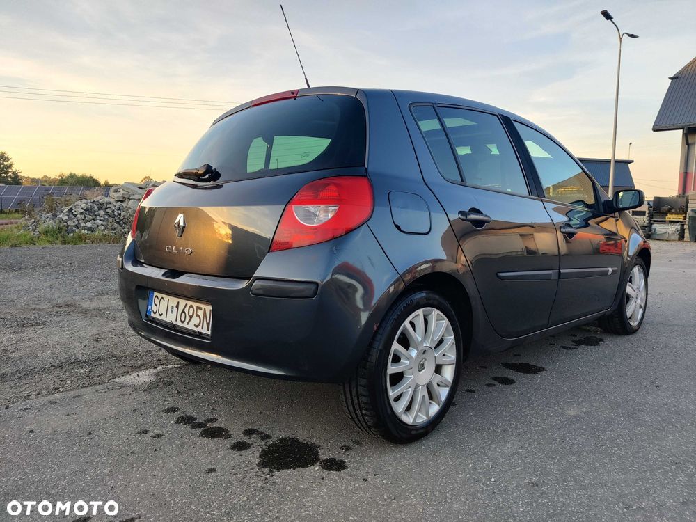 Renault Clio 2008 photo 4