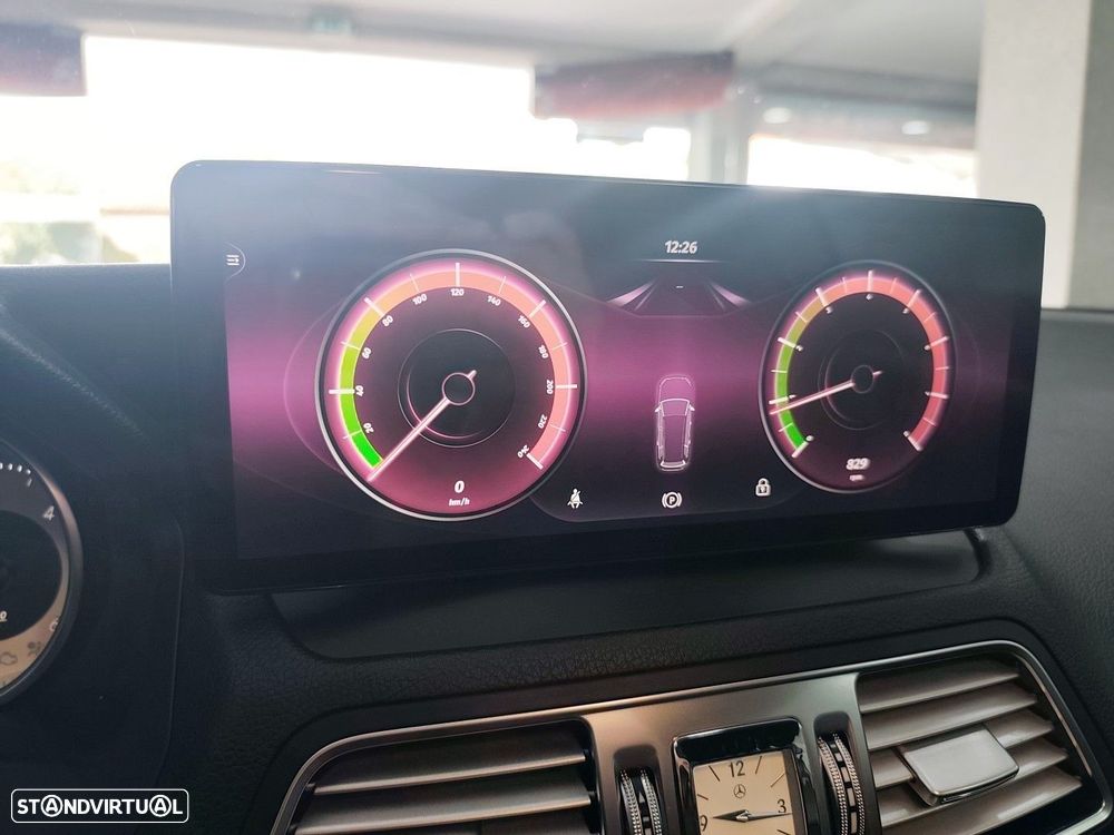 Mercedes-Benz E 250 CDi Avantgarde BlueEfficiency Auto - 24