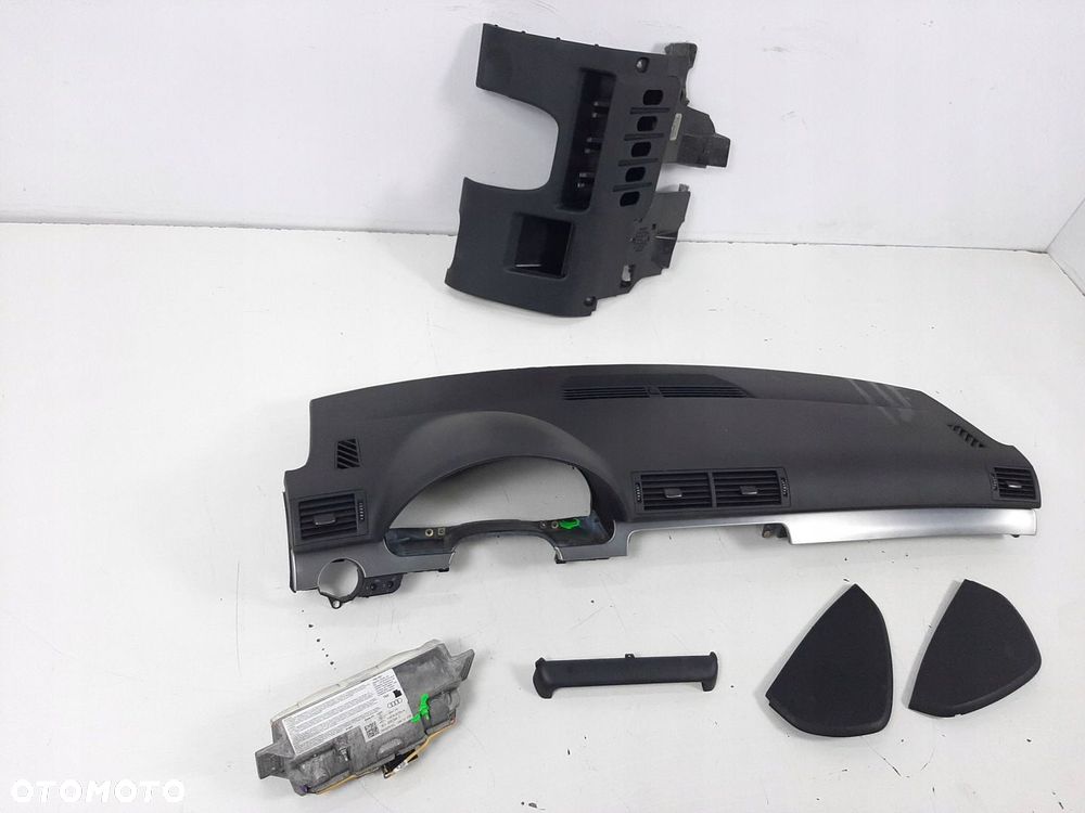 AUDI A4 B7 SEDAN S-LINE 07R DESKA KONSOLA ROZDZIELCZA PODUSZKA PASAZERA - 2