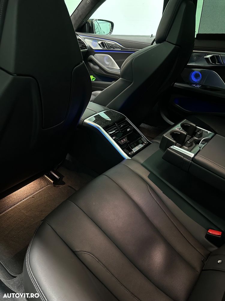 BMW Seria 8 - 35