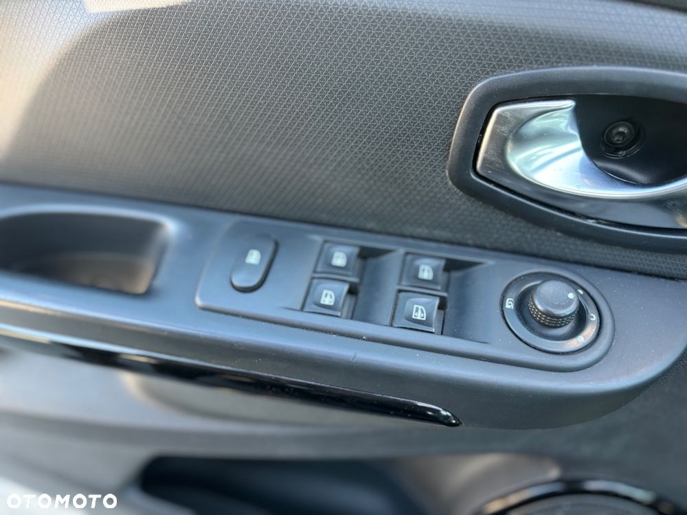 Renault Clio 0.9 Energy TCe Limited - 19