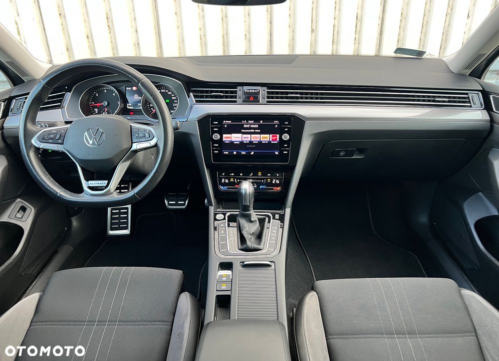 Volkswagen Passat Alltrack 2.0 TDI SCR DSG 4Motion - 11